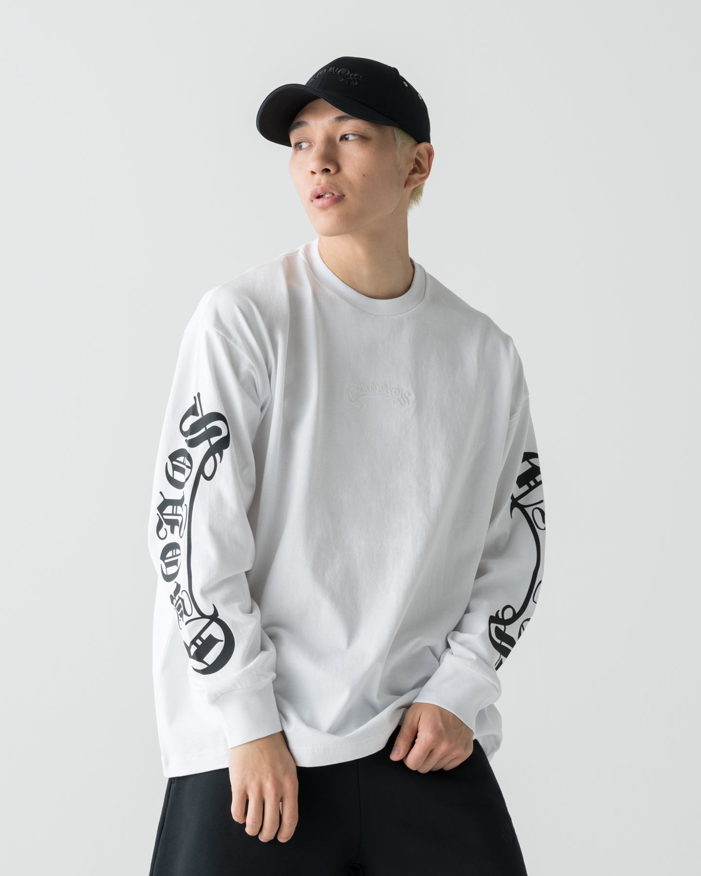 CRONOS BLACKLETTER L/S TEE【WHITE】