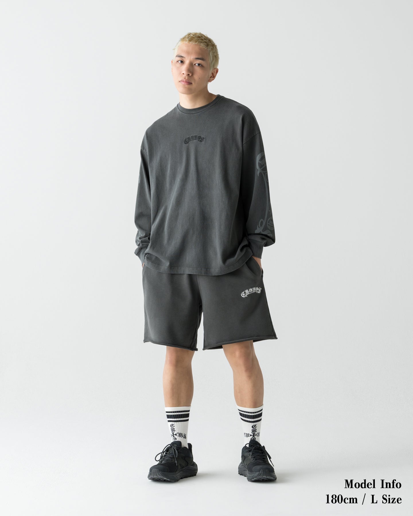 CRONOS BLACKLETTER L/S TEE【V BLACK】