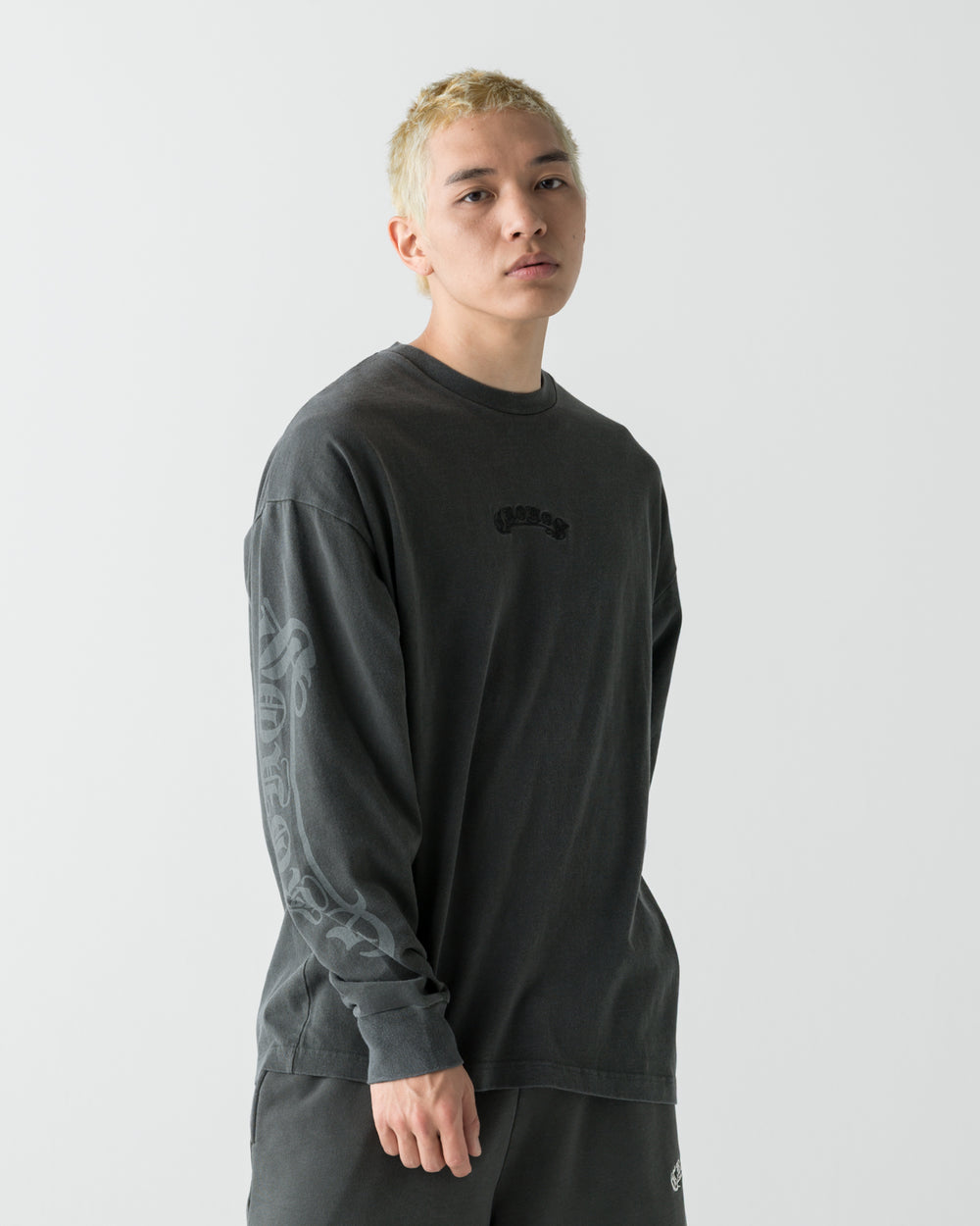 CRONOS BLACKLETTER  L/S TEE【V BLACK】