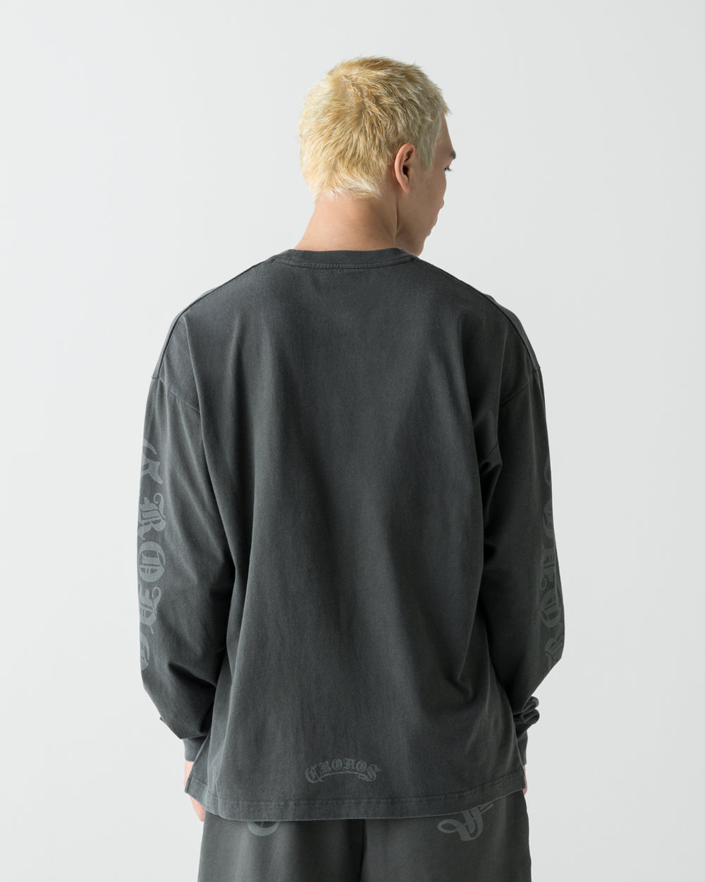 CRONOS BLACKLETTER  L/S TEE【V BLACK】