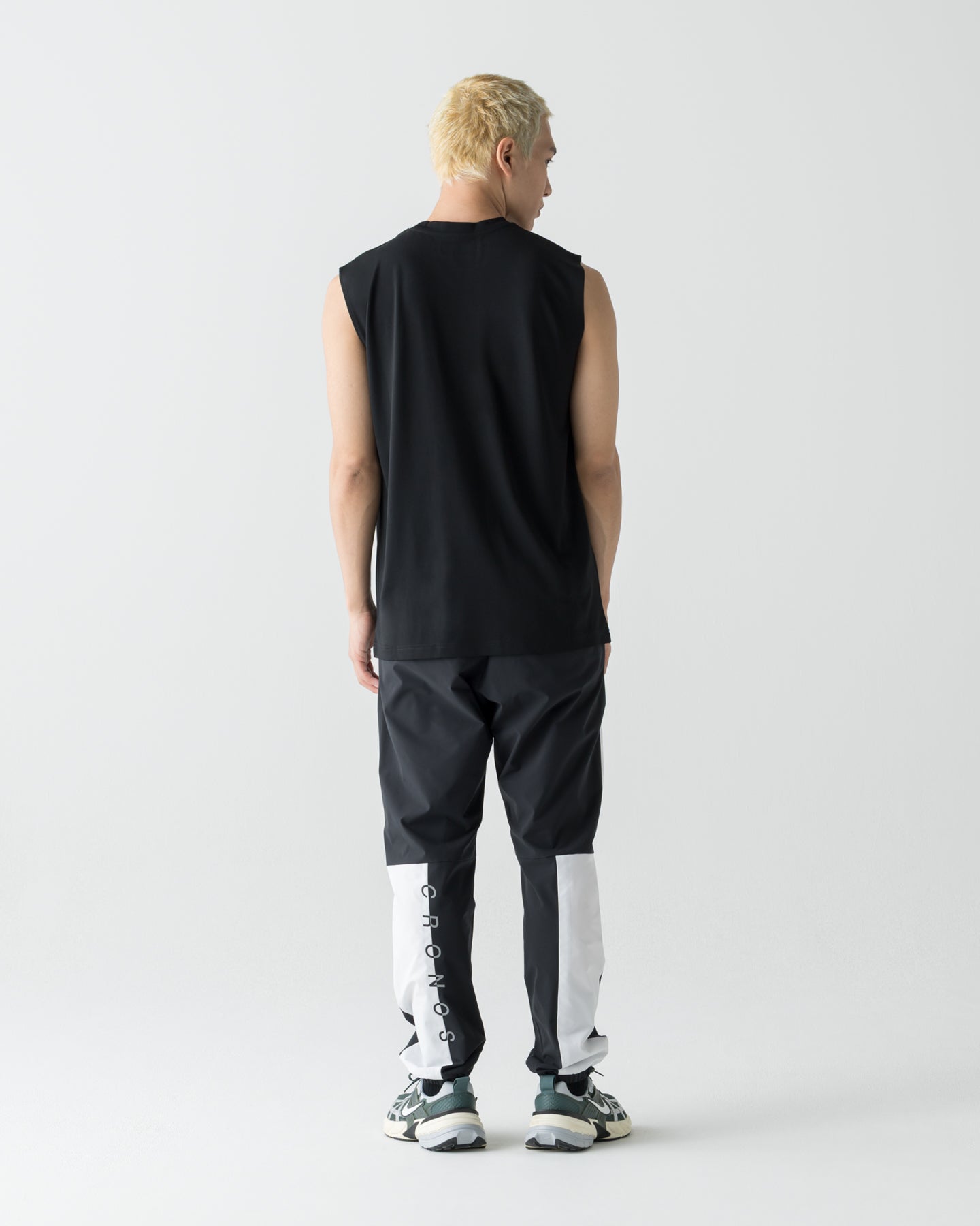 CRONOS EASY FIT SLEEVELESS【BLACK】