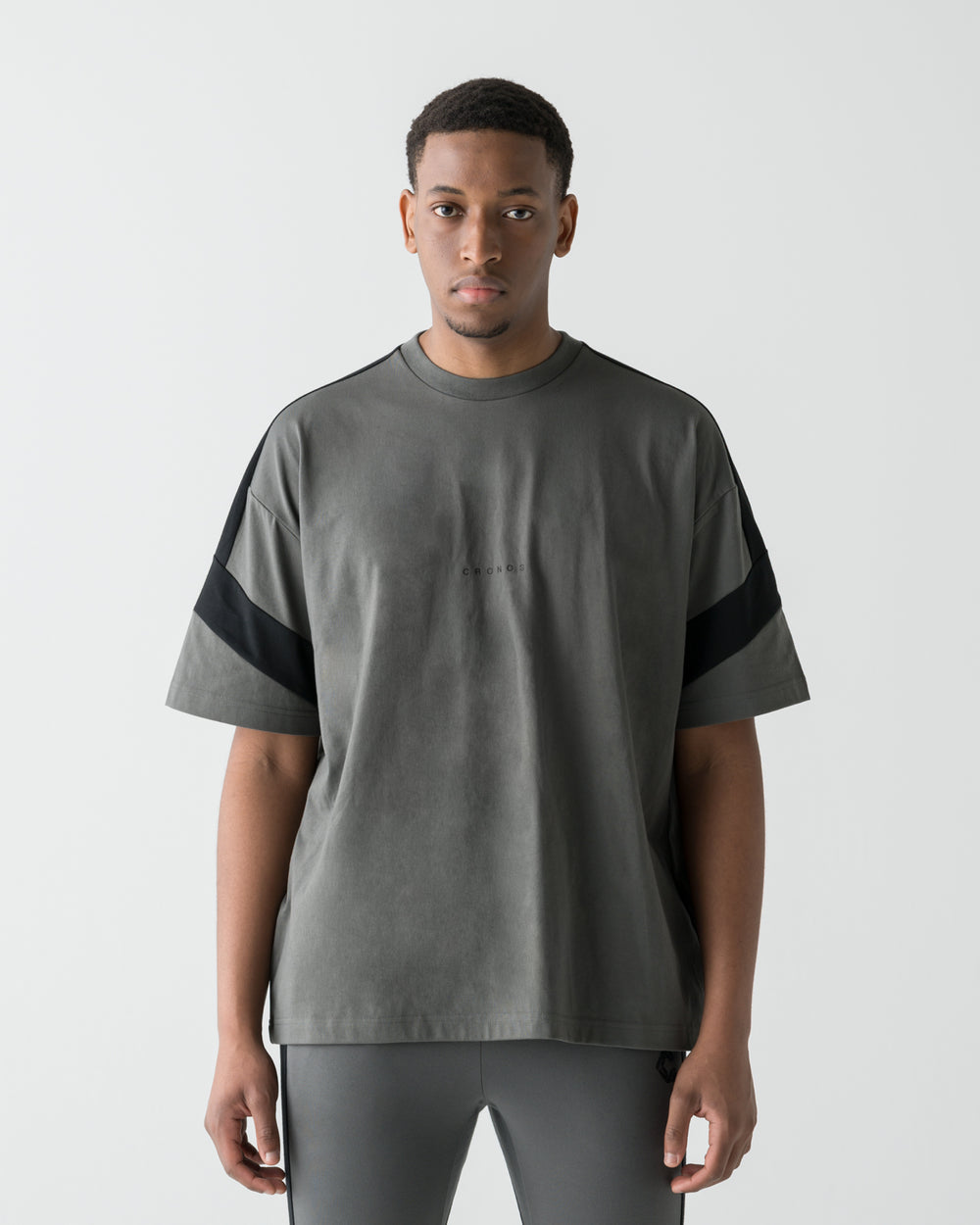 CRONOS DIAGONAL OVER S/S TEE【D.GRAY】