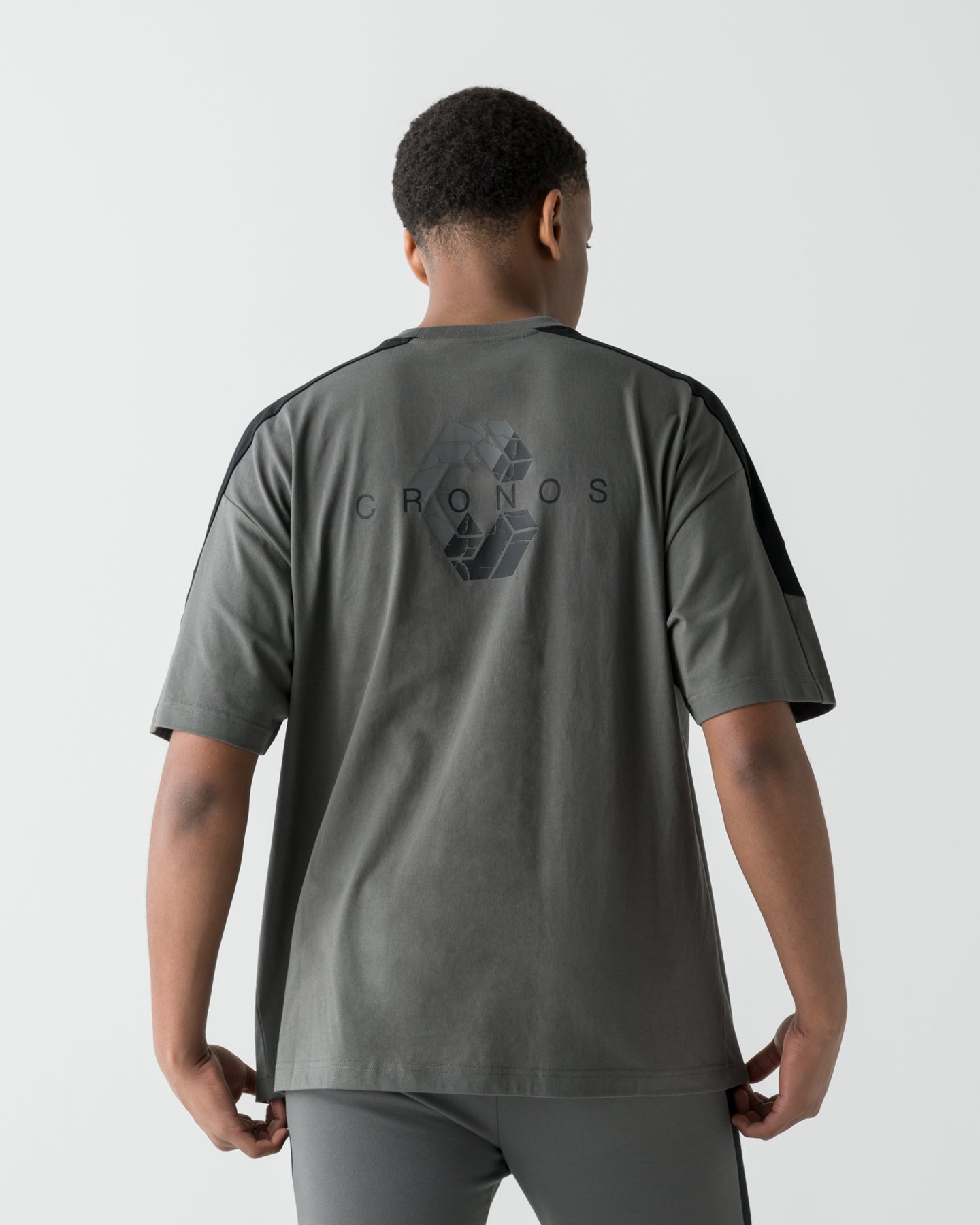 CRONOS DIAGONAL OVER S/S TEE【D.GRAY】