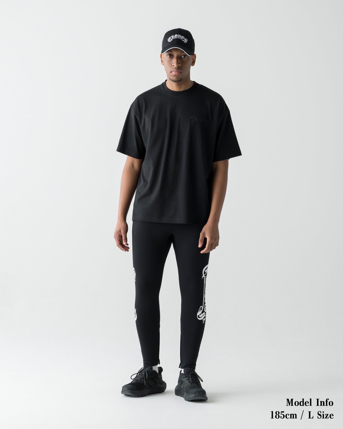 CRONOS BLACKLETTER S/S TEE【BLACK】