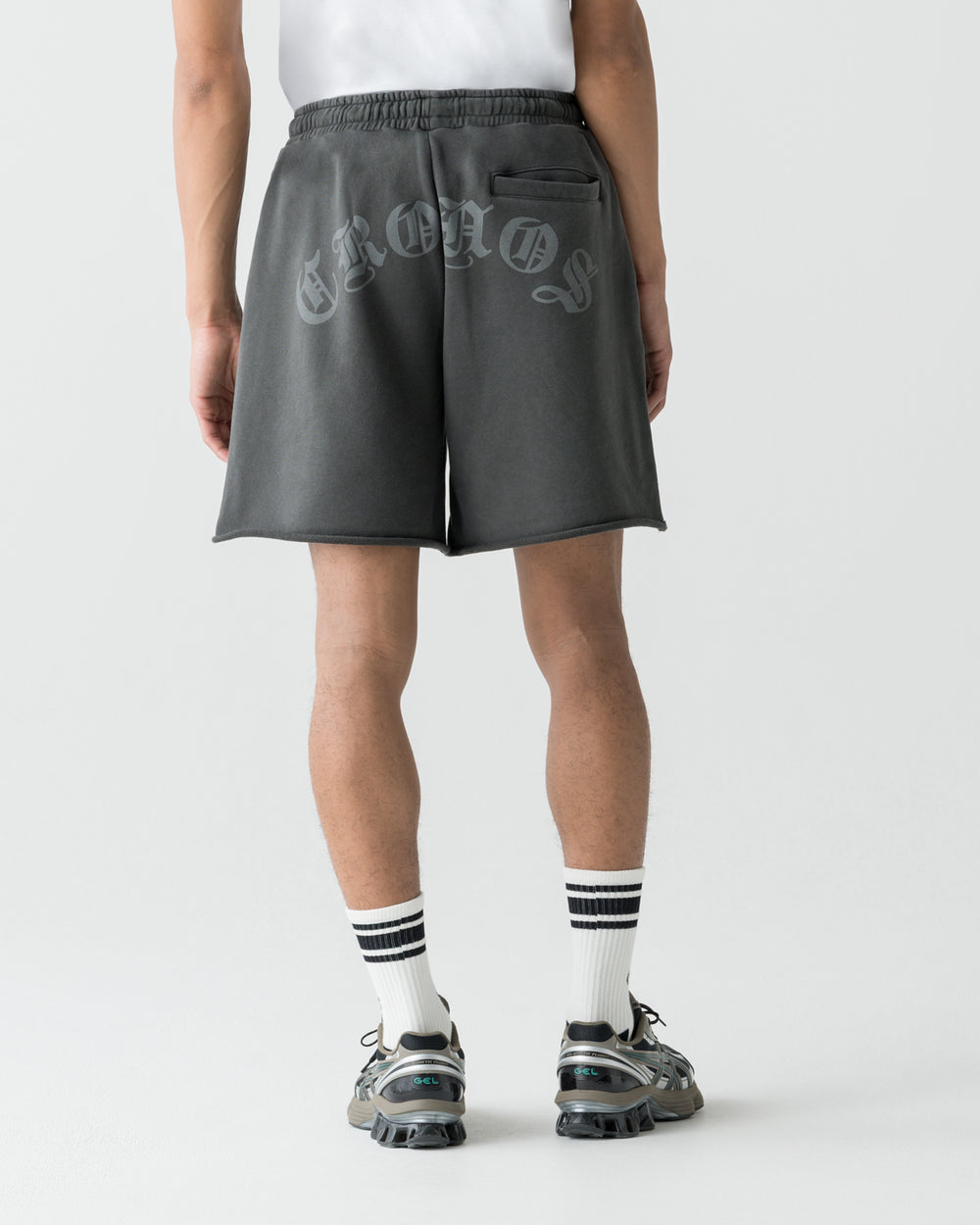 CRONOS BLACKLETTER SHORTS【V BLACK】