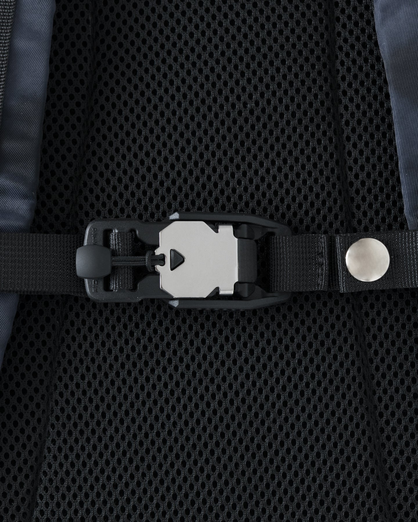 CRONOS ACTIVE CARRY BACKPACK【BLACKCAMO】