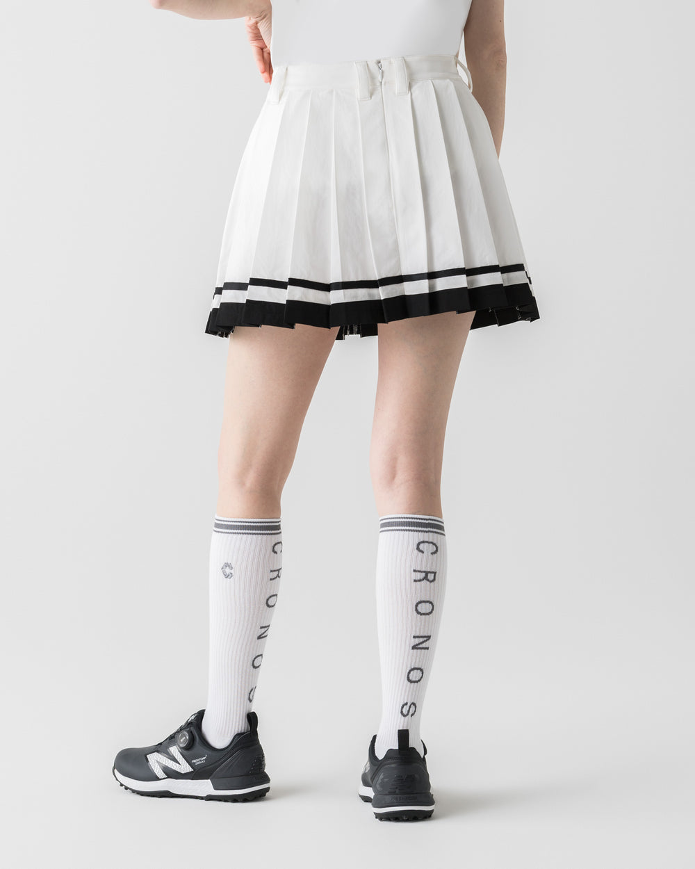 CRONOS WOMEN 黑色圓領短裙【白色】