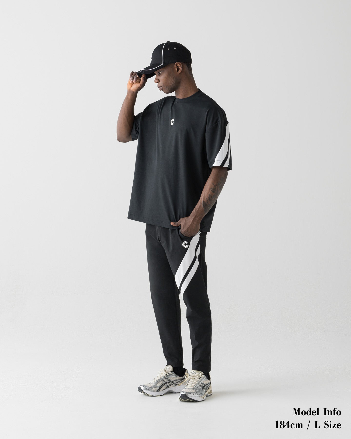 CRONOS COOLING LINE JOGGER PANTS【BLACK×WHITE】