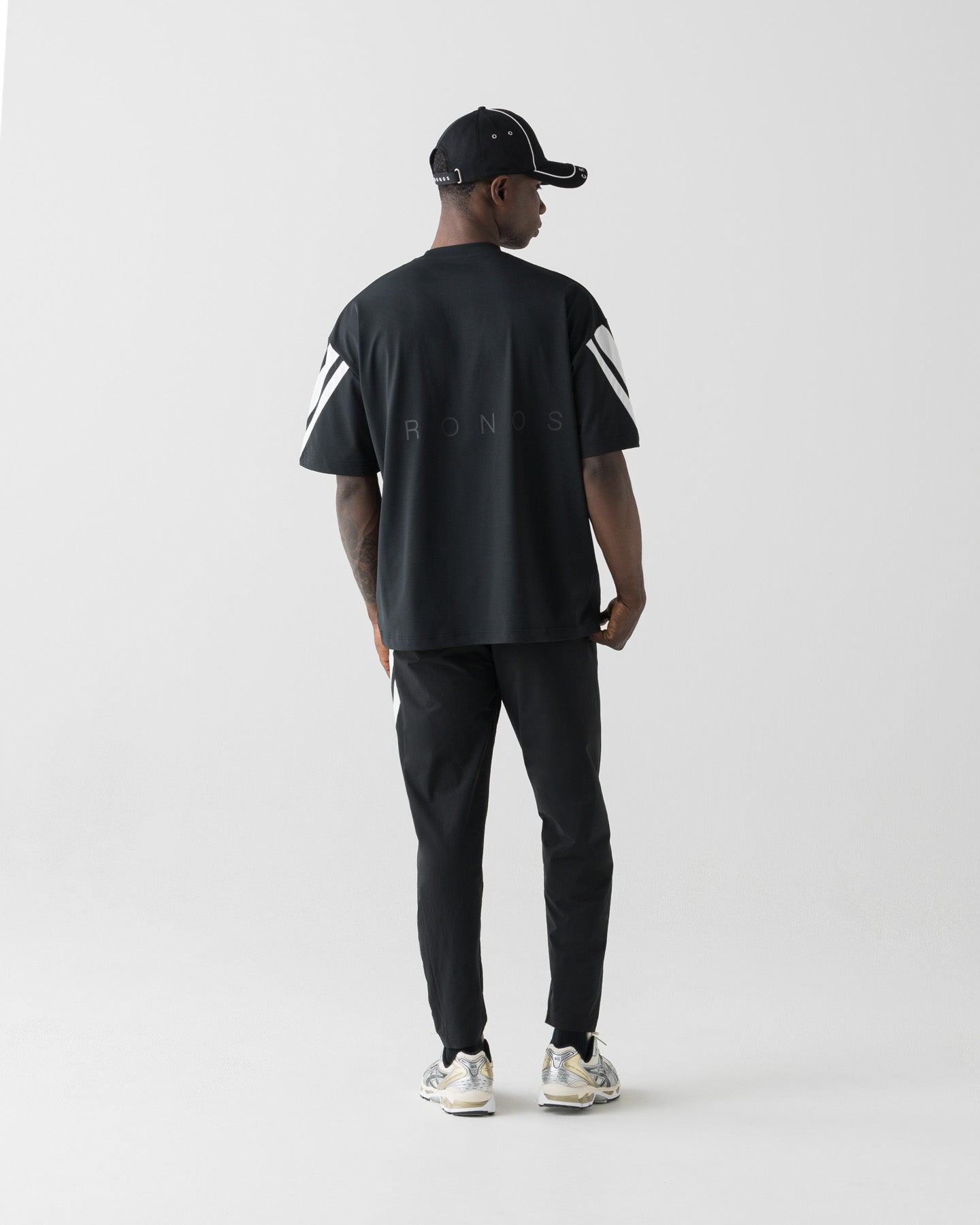 CRONOS COOLING LINE JOGGER PANTS【BLACK×WHITE】
