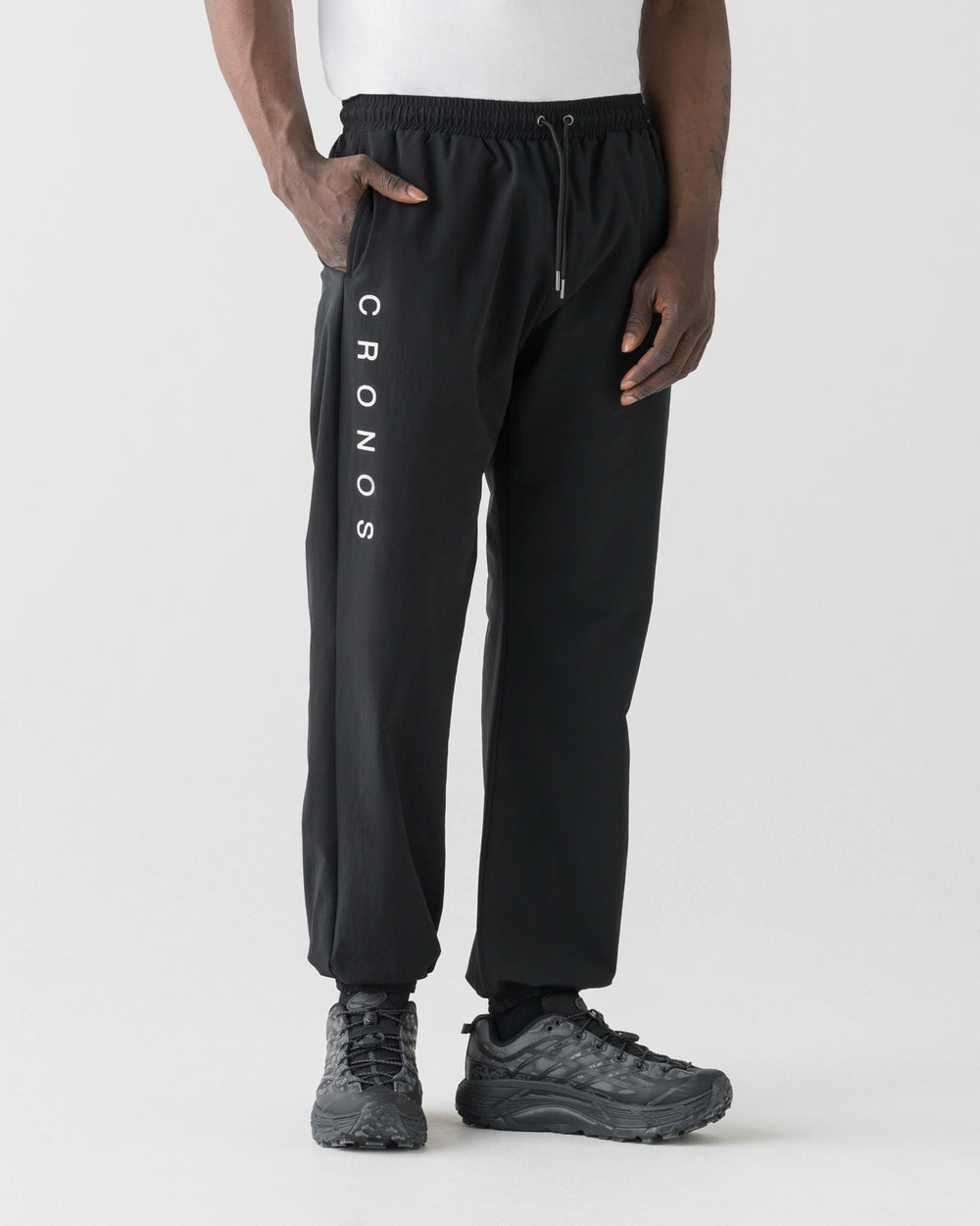CRONOS DRY PERFORMANCE TAPERED PANTS【BLACK】