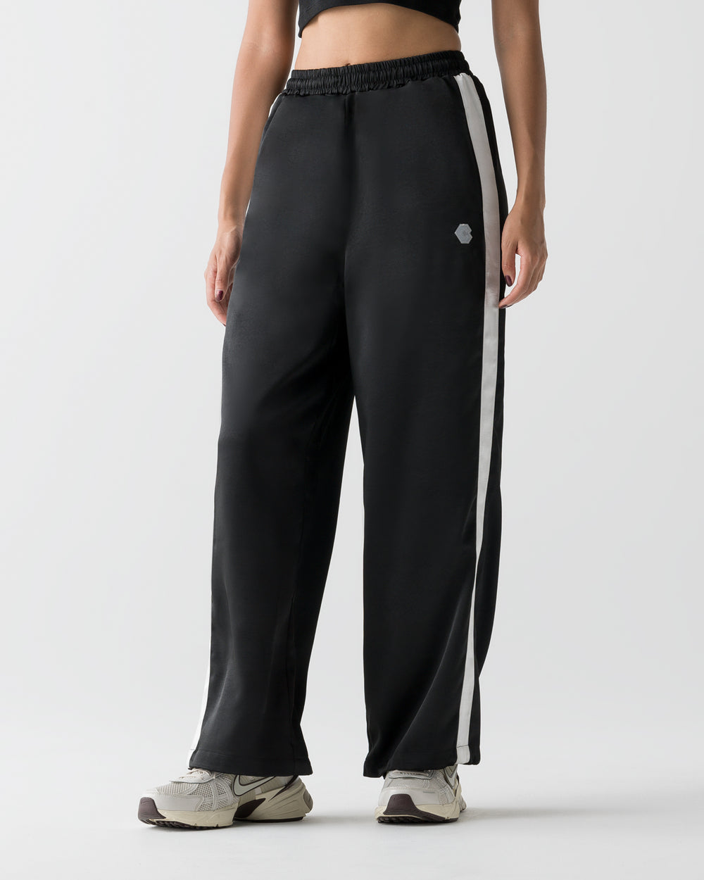 CRONOS WOMEN LOOSE SATIN PANTS【BLACK】