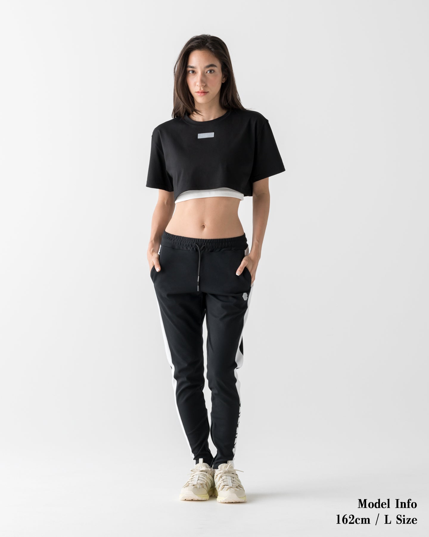 CRONOS WOMEN ALLDAY CROPPED T-SHIRT【BLACK】