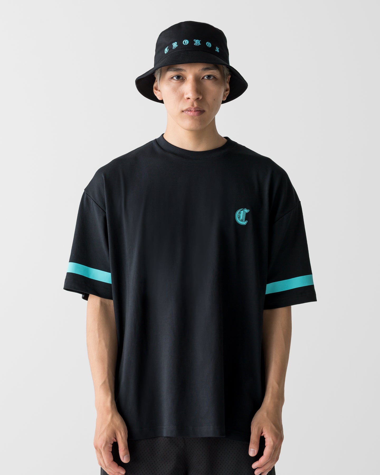 CRONOS BLACKLETTER CIRCLE S/S TEE【BLACK×T.BLUE】