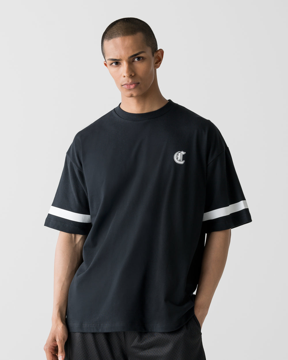 CRONOS BLACKLETTER CIRCLE S/S TEE【BLACK】