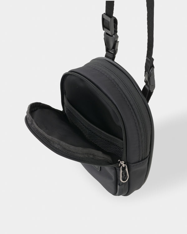 CRONOS COMPACT UTILITY BAG【BLACK】