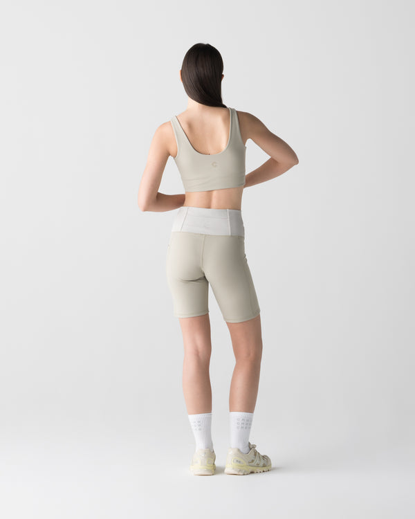CRONOS WOMEN ESSENTIAL HALF LEGGINGS【BEIGE】