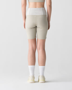 CRONOS WOMEN ESSENTIAL HALF LEGGINGS【BEIGE】