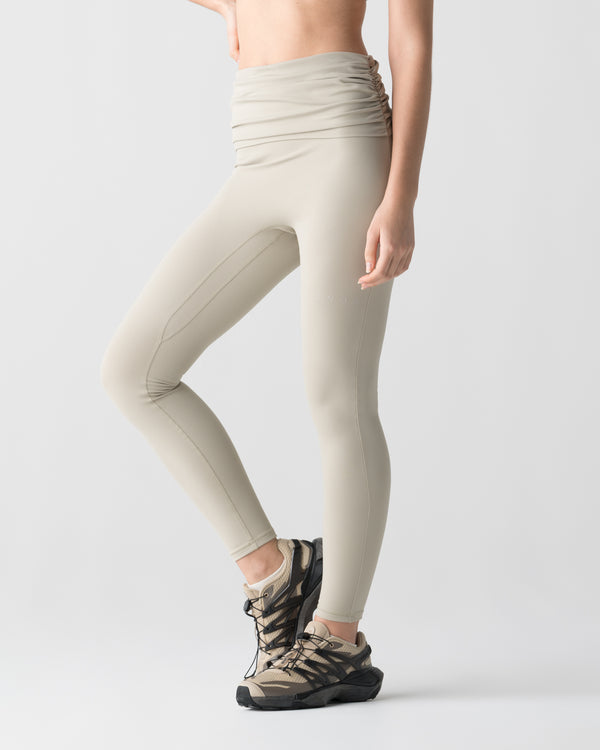 CRONOS WOMEN FORM LEGGINGS【BEIGE】