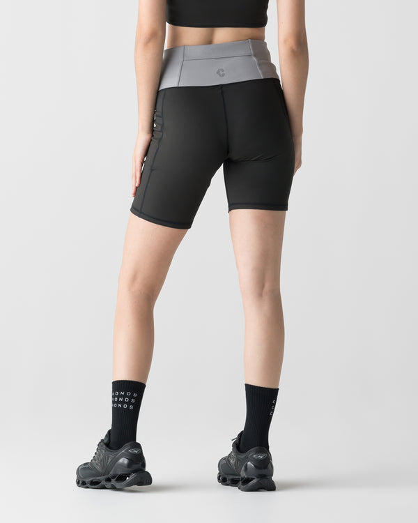 CRONOS WOMEN ESSENTIAL HALF LEGGINGS【BLACK】