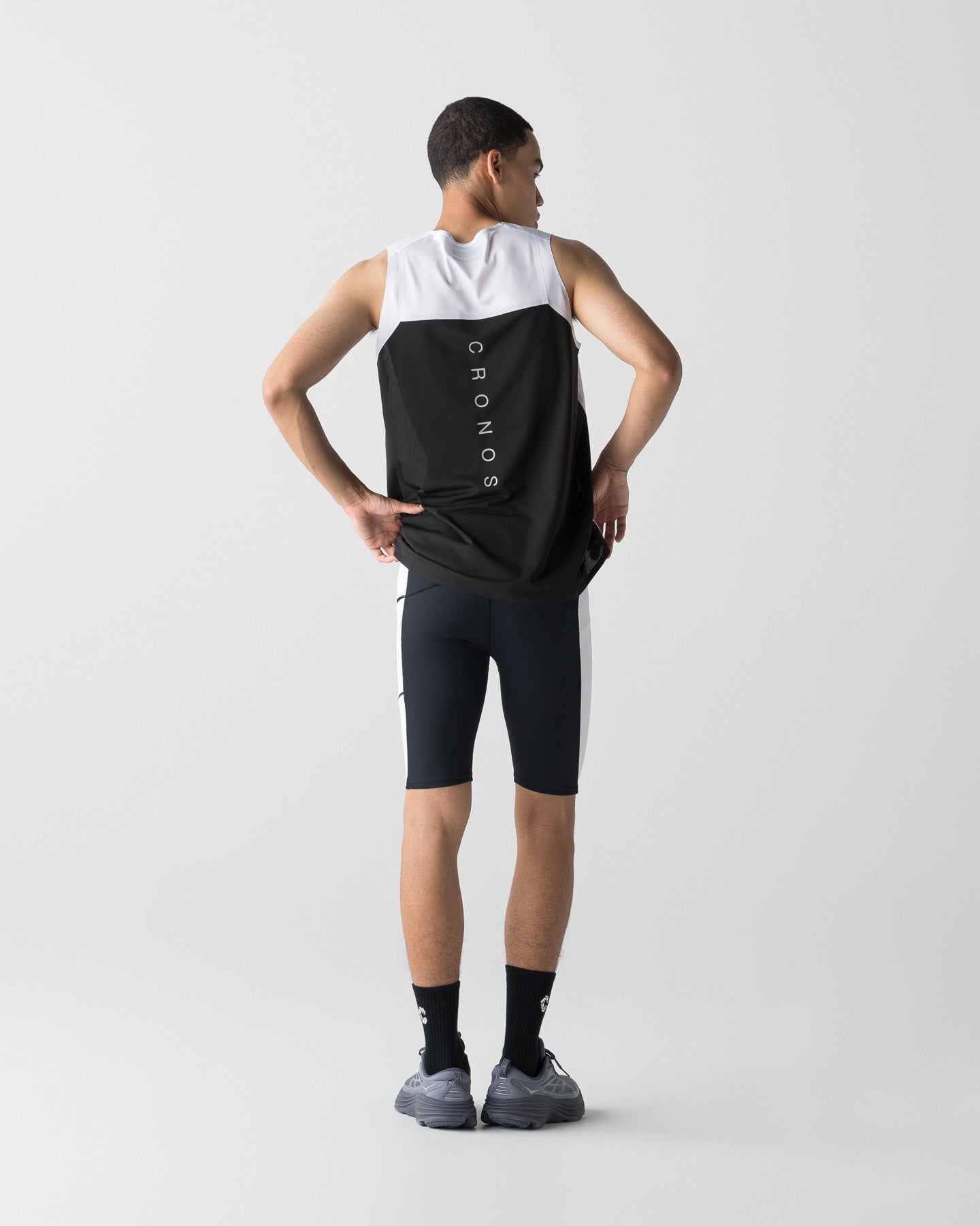 CRONOS RUN LIGHT SLEEVELESS【WHITE×BLACK】
