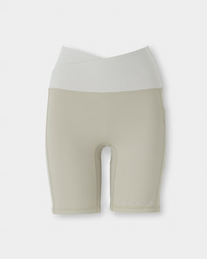 CRONOS WOMEN ESSENTIAL HALF LEGGINGS【BEIGE】