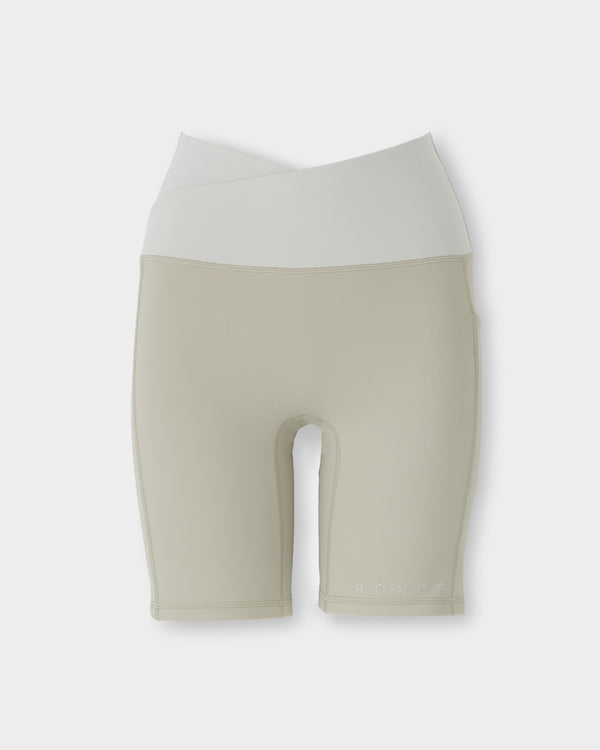 CRONOS WOMEN ESSENTIAL HALF LEGGINGS【BEIGE】