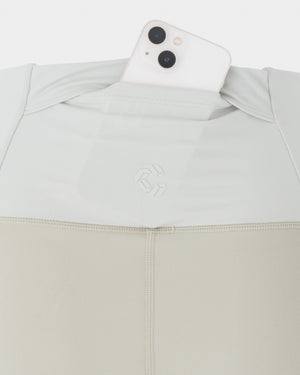 CRONOS WOMEN ESSENTIAL HALF LEGGINGS【BEIGE】