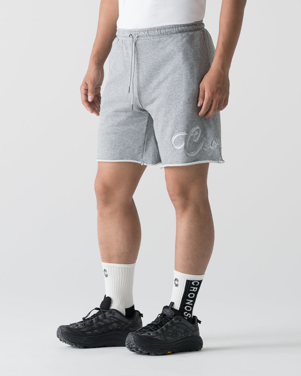 CRONOS SCRIPT RAW HEM SHORTS【M.GRAY】