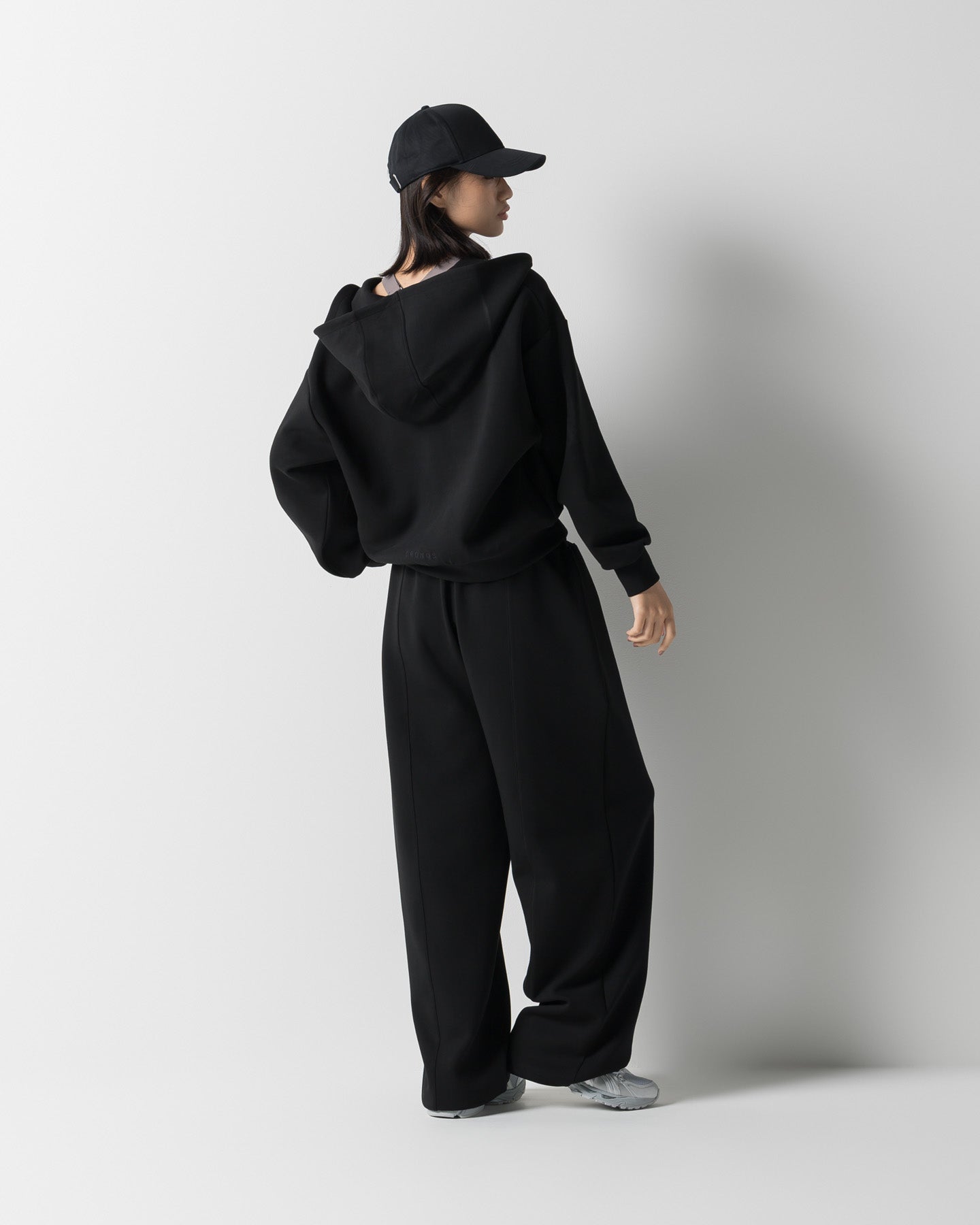 値下げ！CRONOS BLACK レディース セットアップ CRONOS WOMEN LIGHTWEIGHT ZIP HOODIE【BLACK】