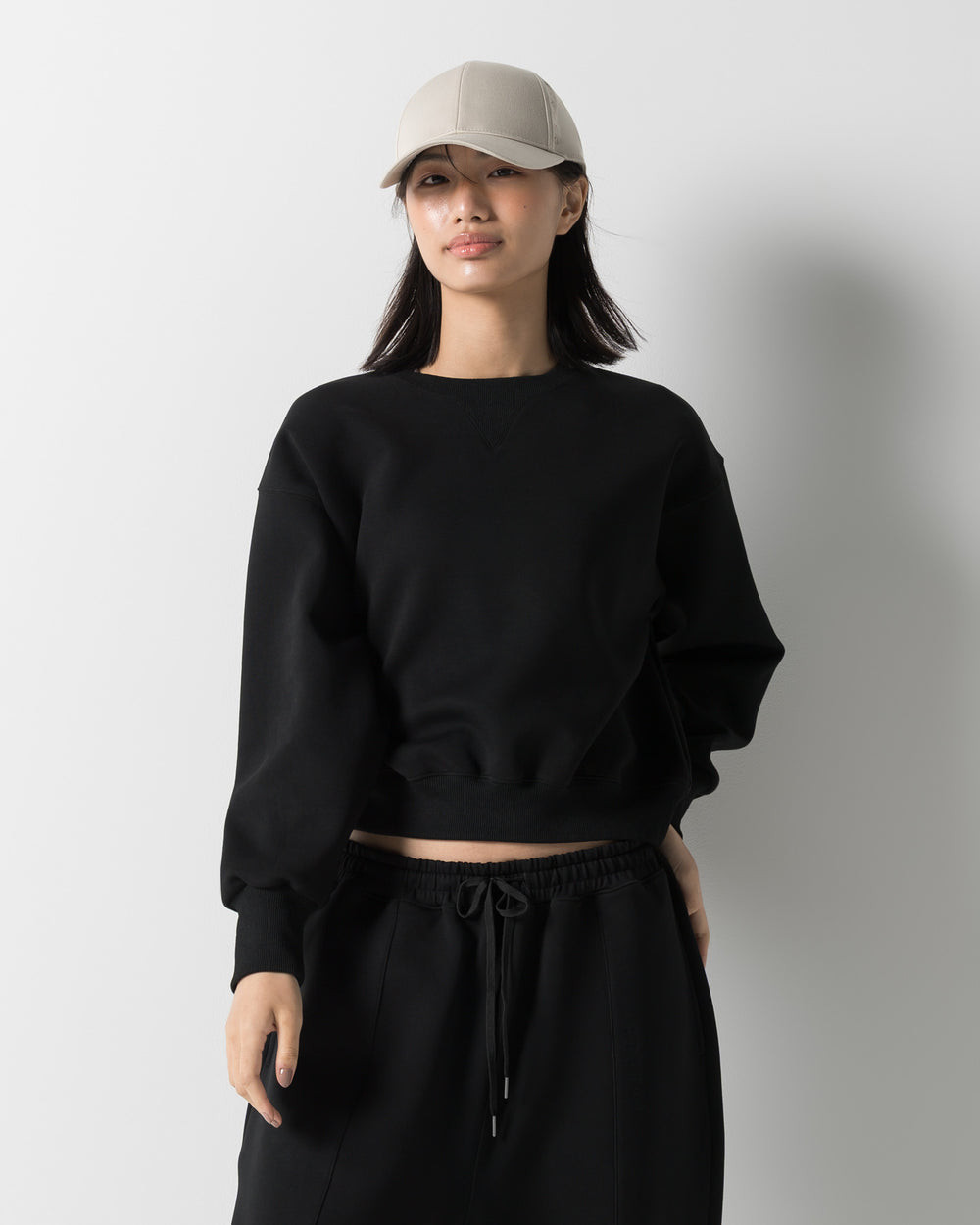 CRONOS WOMEN'S LIGHTWEIGHT CREWNECK SWEATSHIRT [BLACK]