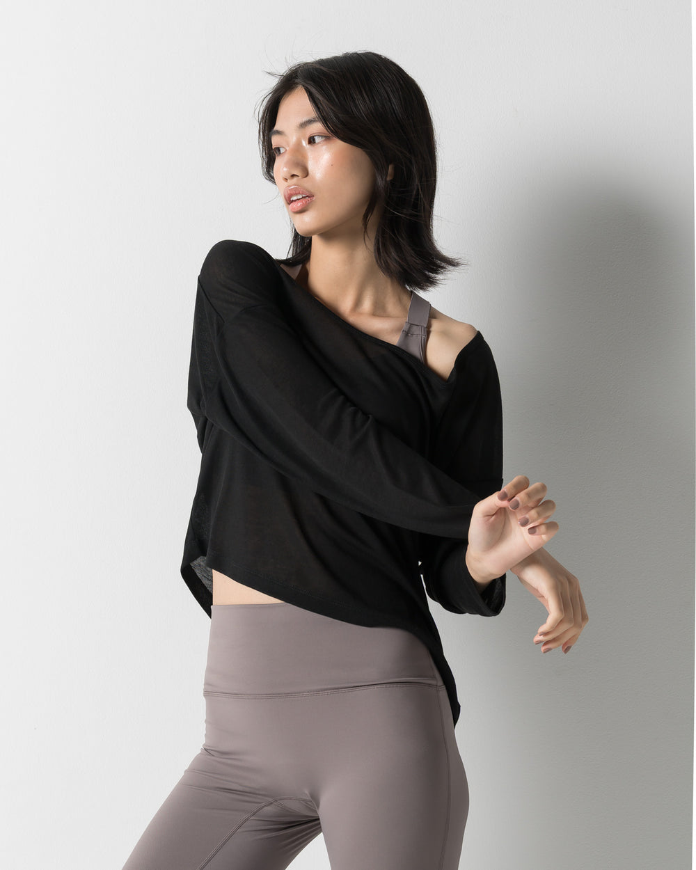 CRONOS WOMEN'S DRAPE FLARE LONG SLEEVE [BLACK]