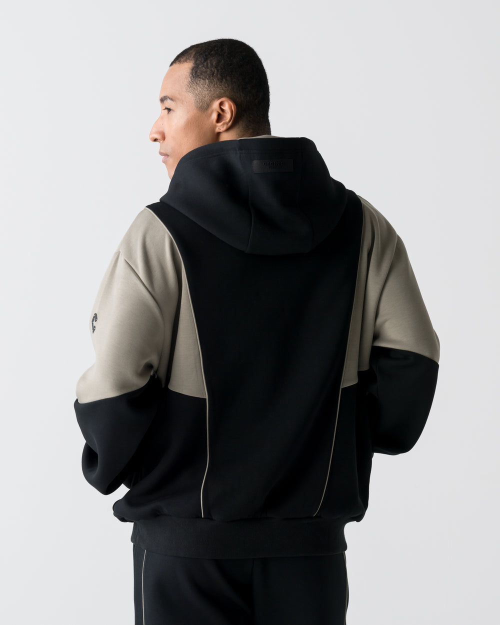 CRONOS ANGLE HOODIE【BLACK×TAUPE】