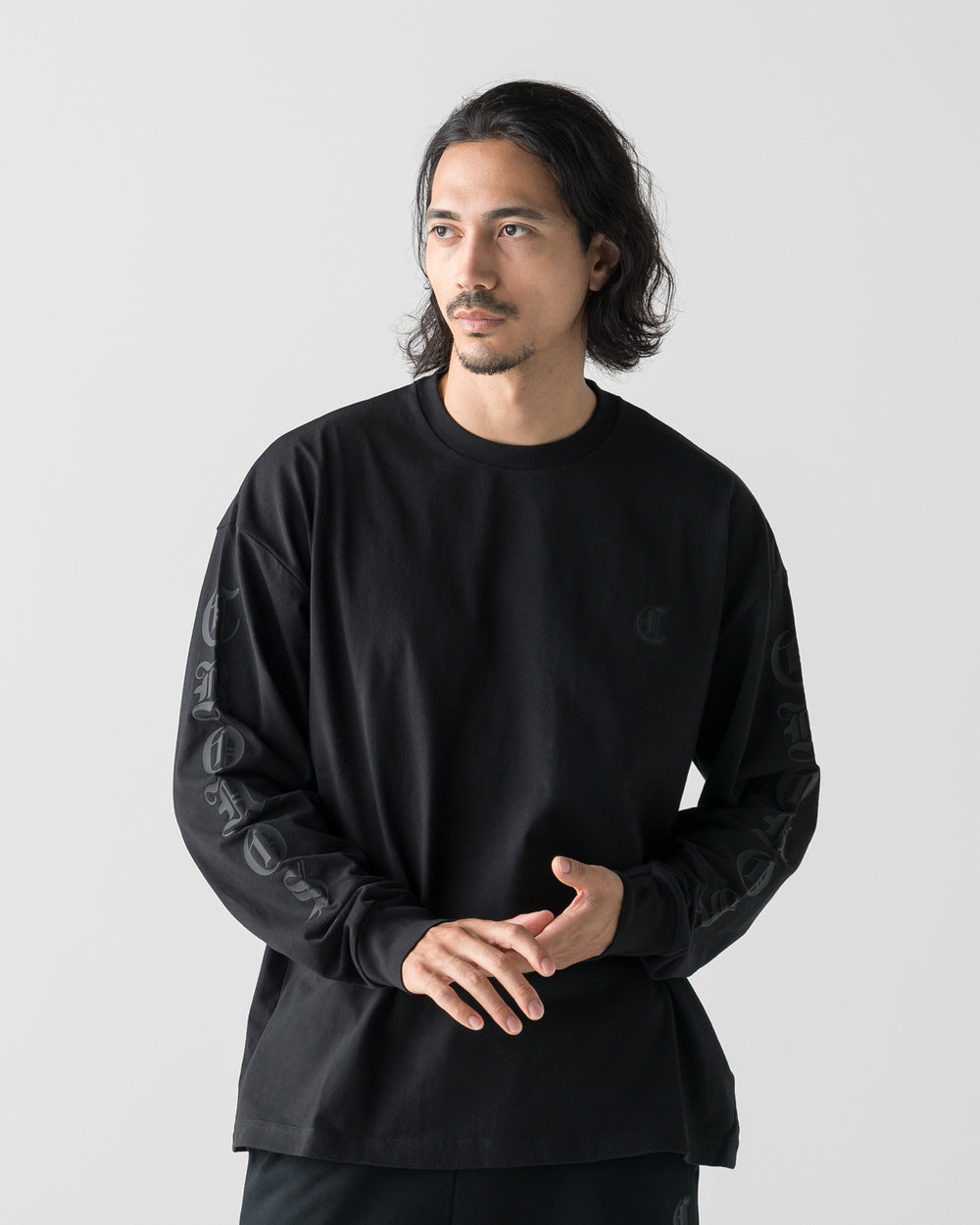 CRONOS BLACKLETTER SOFT MOTION L/S TEE【BLACK】