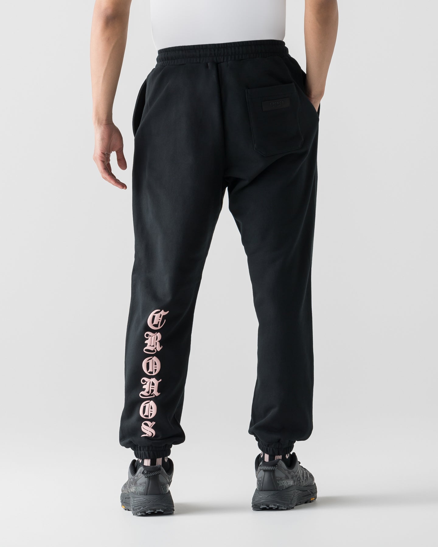 CRONOS BLACKLETTER SOFT MOTION SWEAT PANTS【BLACK×PINK】