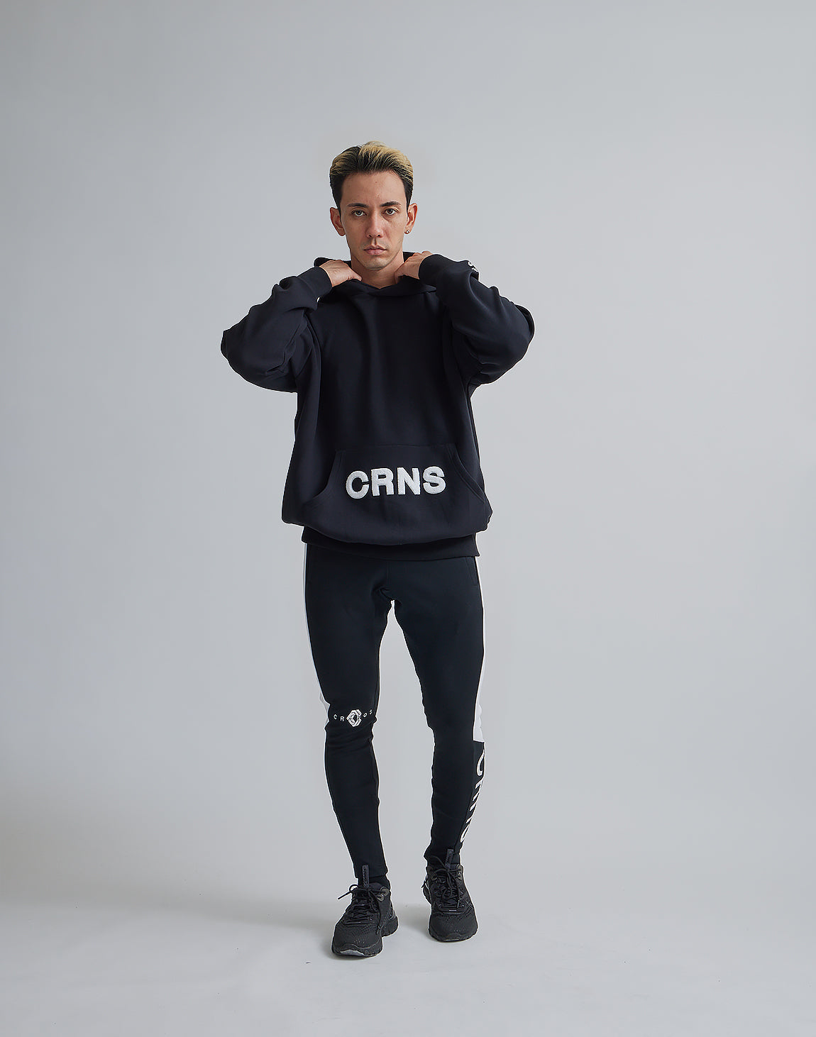 CRNS EMBROIDERY HOODIE – クロノス CRONOS Official Store