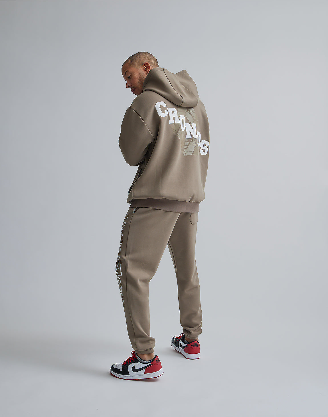 CRONOS BACK LOGO HOODIE [TAUPE] – クロノス CRONOS Official Store