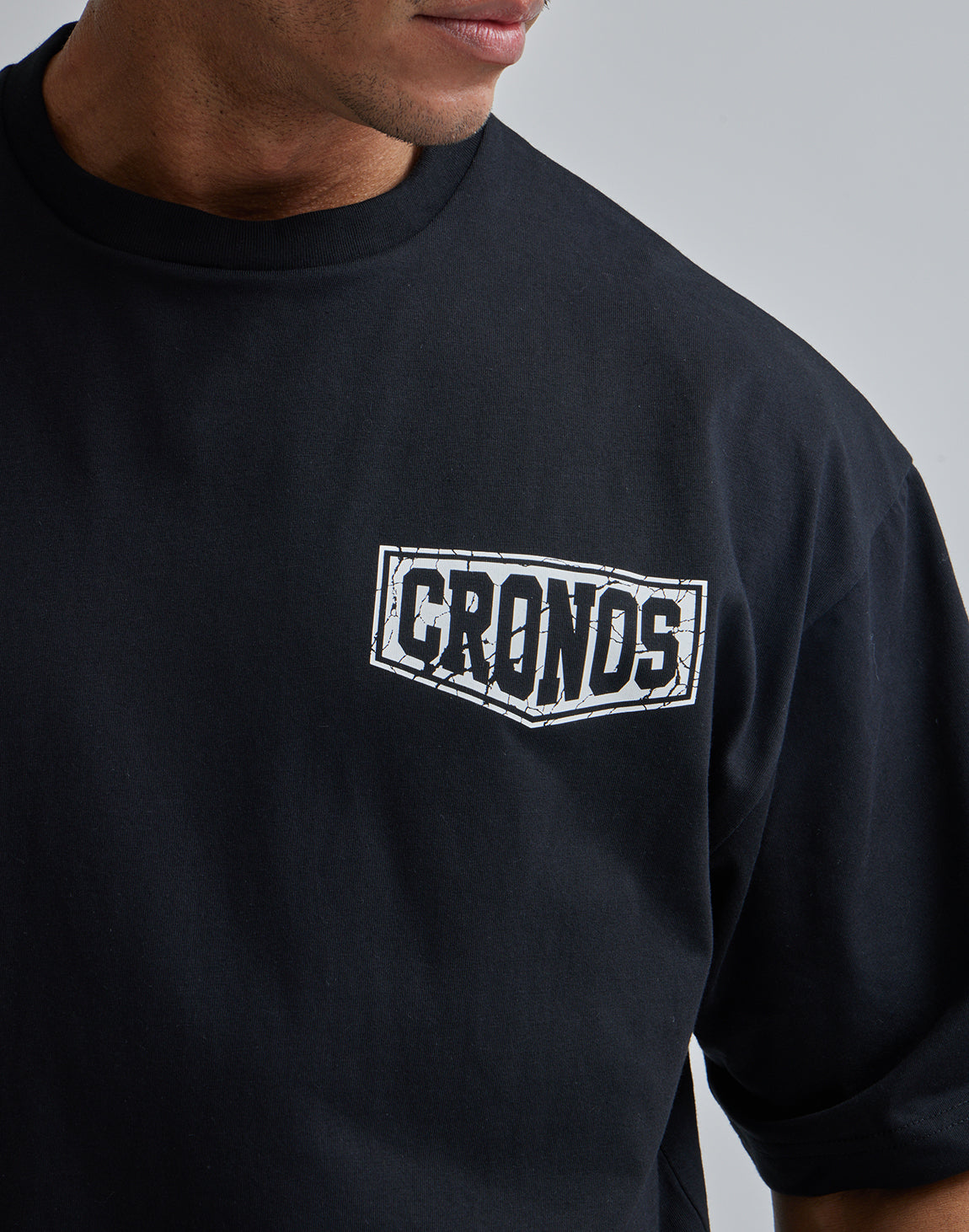 CRONOS BARBELL LOGO OVERSIZE T-SHIRTS【BLACK×BLACK