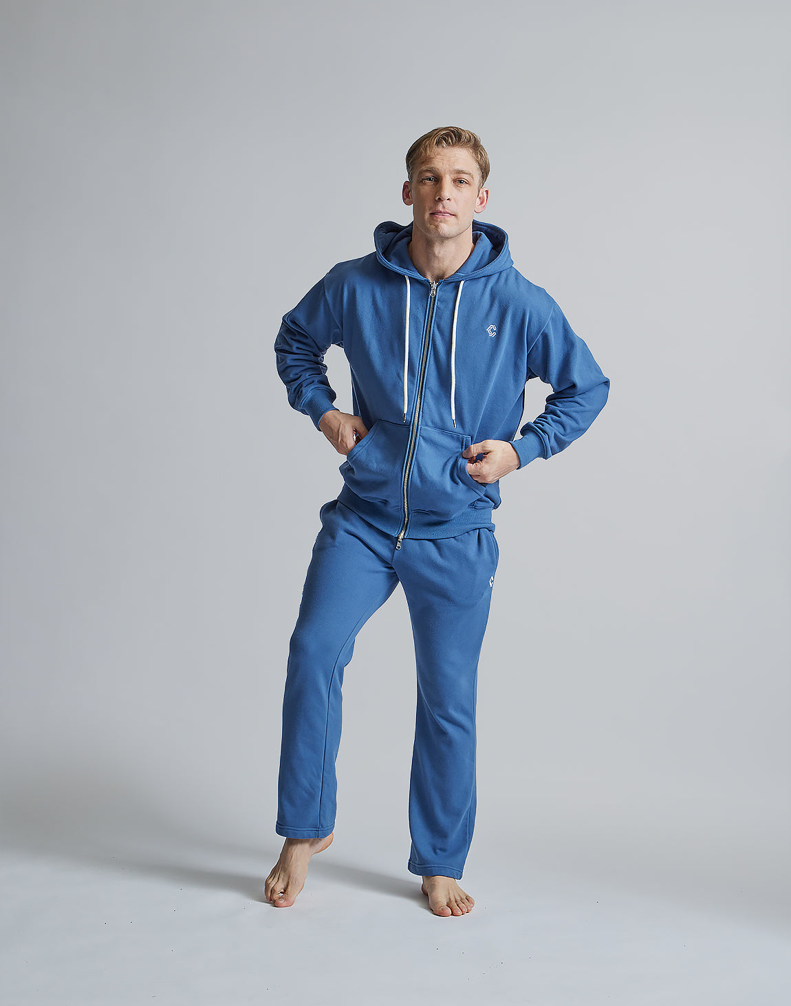 CRONOS ROOM LOGO EMBROIDERY HOODIE【BLUE】 – クロノス CRONOS
