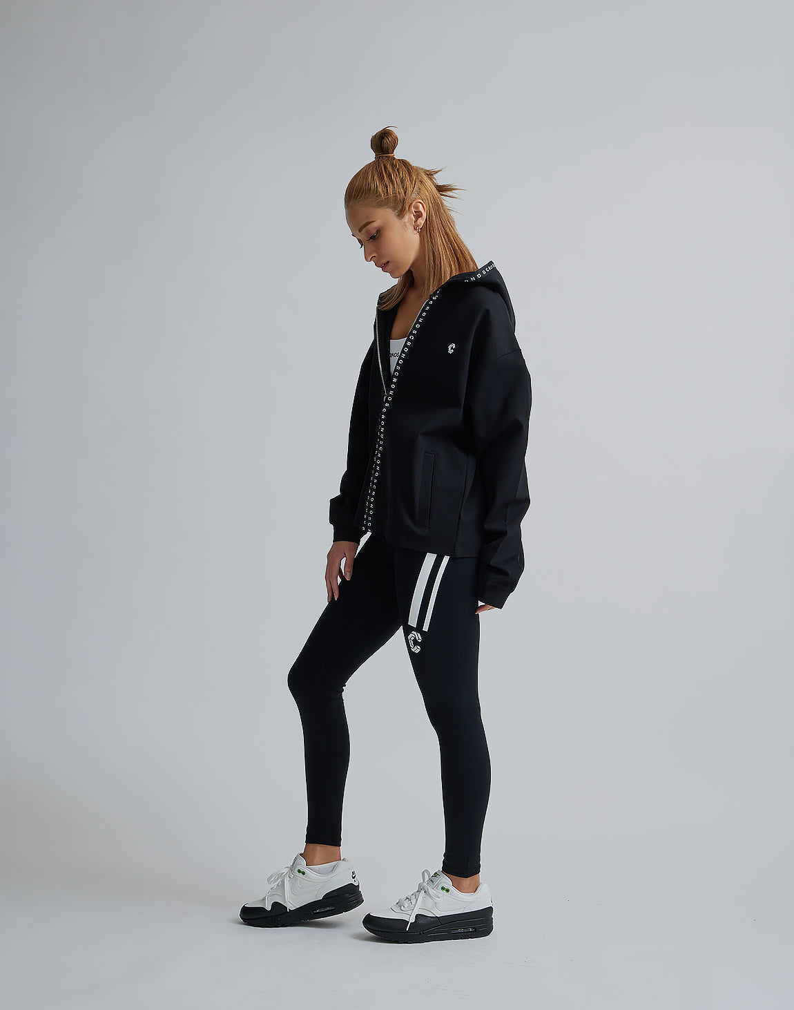 CRONOS WOMEN COMFORT ZIP HOODIE【BLACK】 – クロノス CRONOS