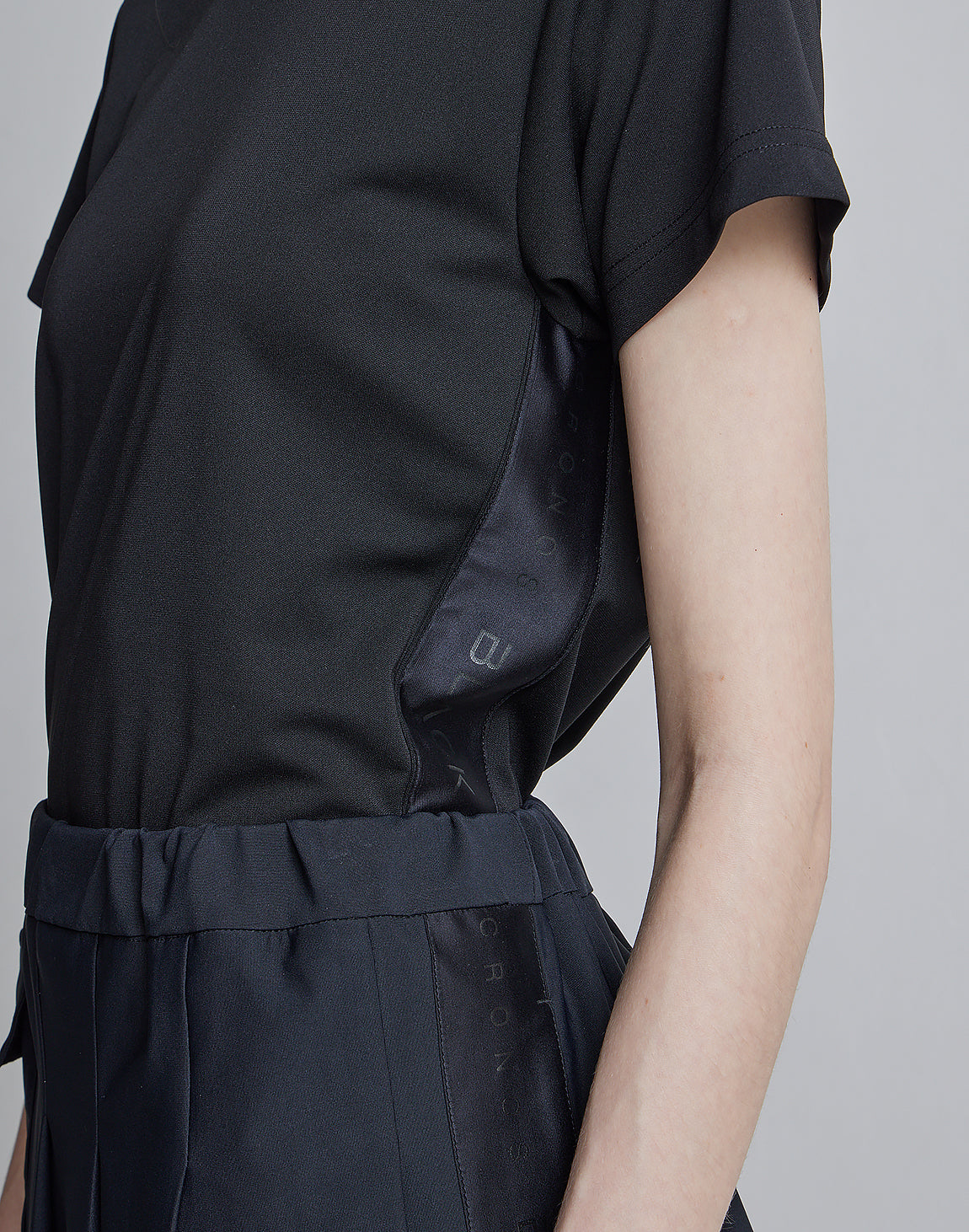 CRONOS BLACK SIDE LINE MOCKNECK【BLACK】