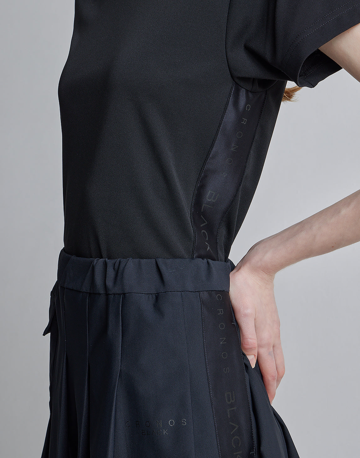 CRONOS BLACK SIDE LINE MOCKNECK【WHITE】