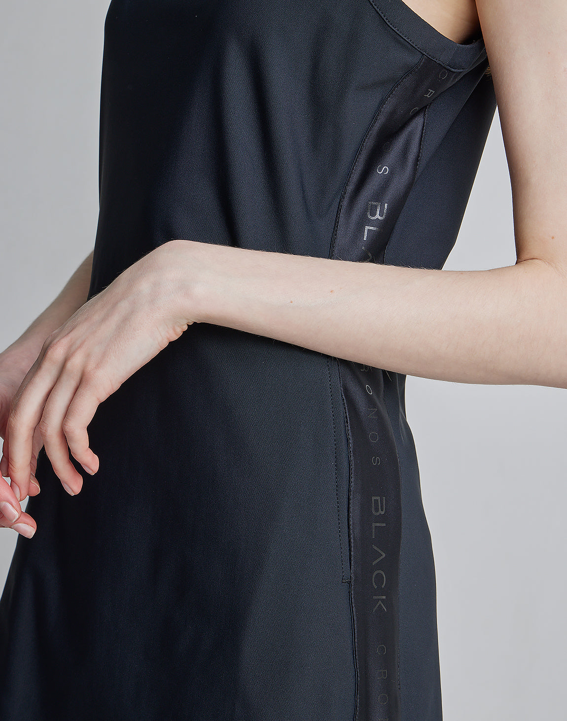 CRONOS BLACK SIDE LINE MESH DRESS【M.GREEN】