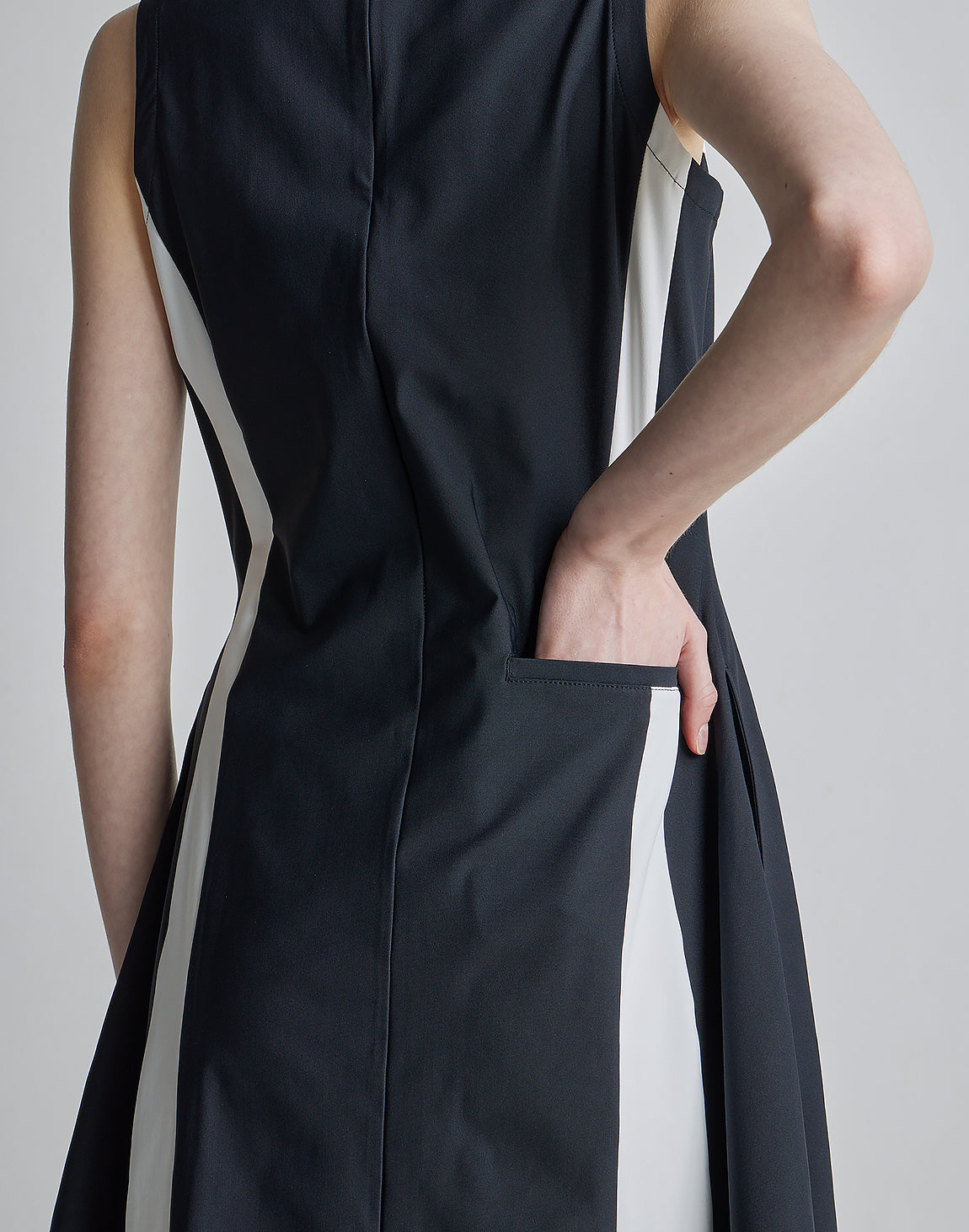 CRONOS BLACK LINE DRESS【M.GREEN】