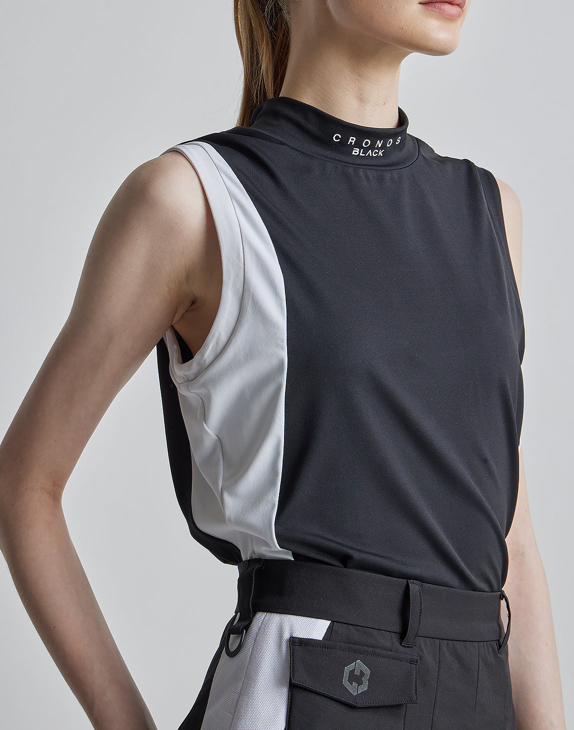 CRONOS BLACK MOCK NECK SLEEVELESS【WHITE×BLACK】