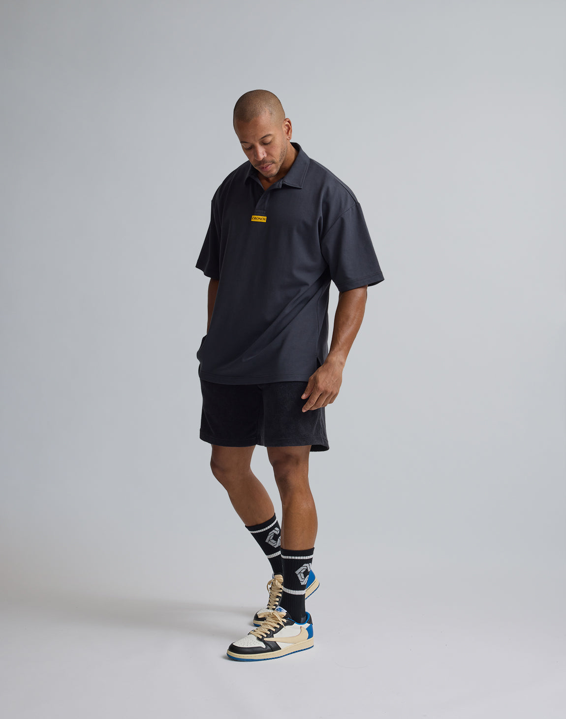 CRONOS EMBROIDERY BOXLOGO POLO SHIRT【OFFBLACK】 – クロノス