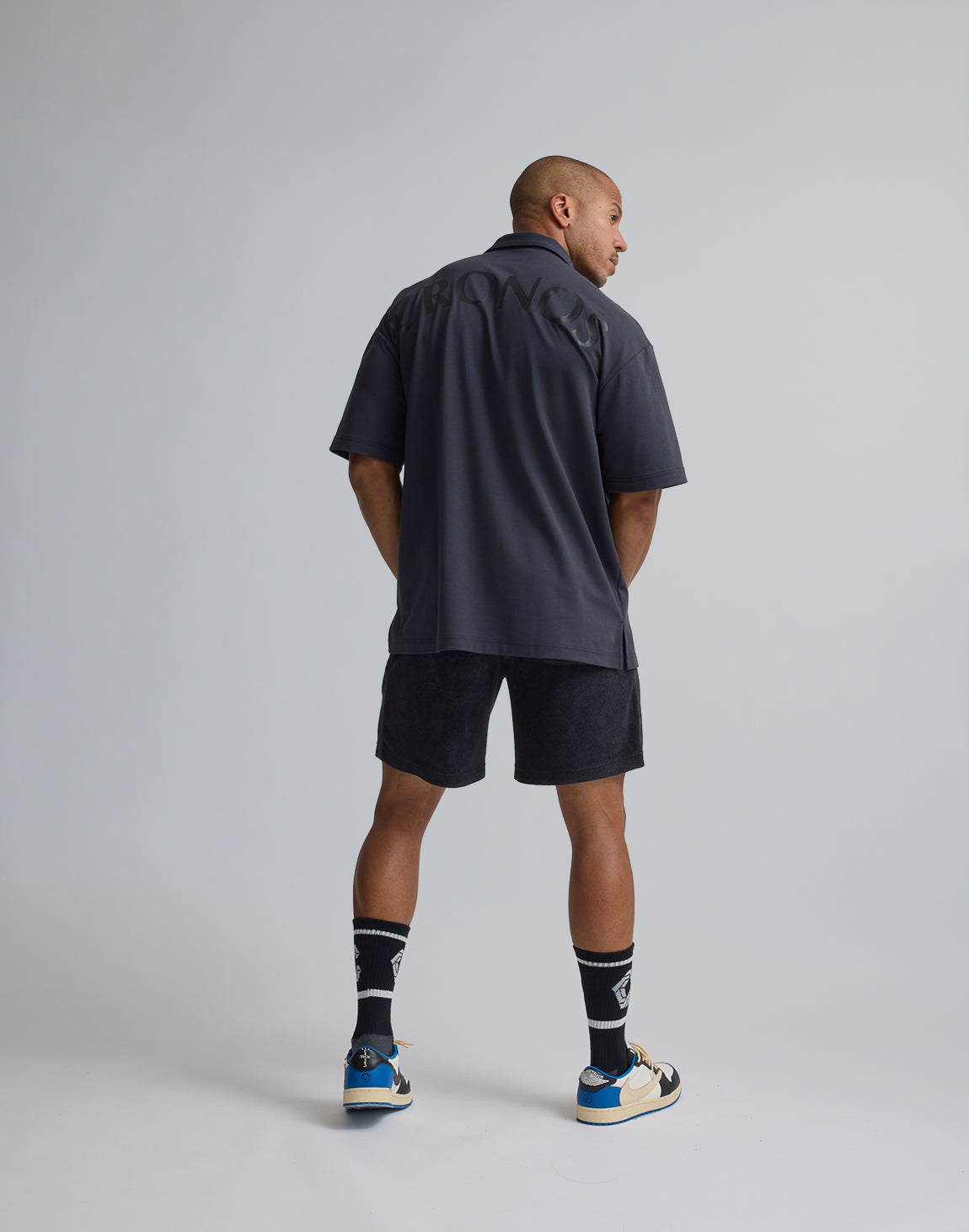 CRONOS EMBROIDERY BOXLOGO POLO SHIRT【OFFBLACK】 – クロノス
