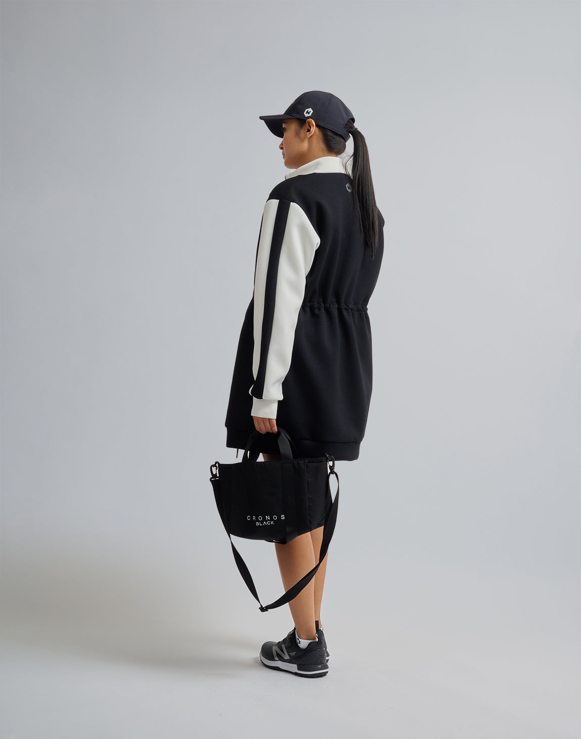 CRONOS BLACK ONE-PIECE OUTERWEAR [BLACK]
