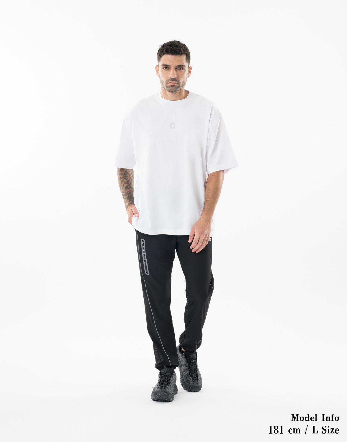 CRONOS SCRIPT SIDE S/S TEE【WHITE】
