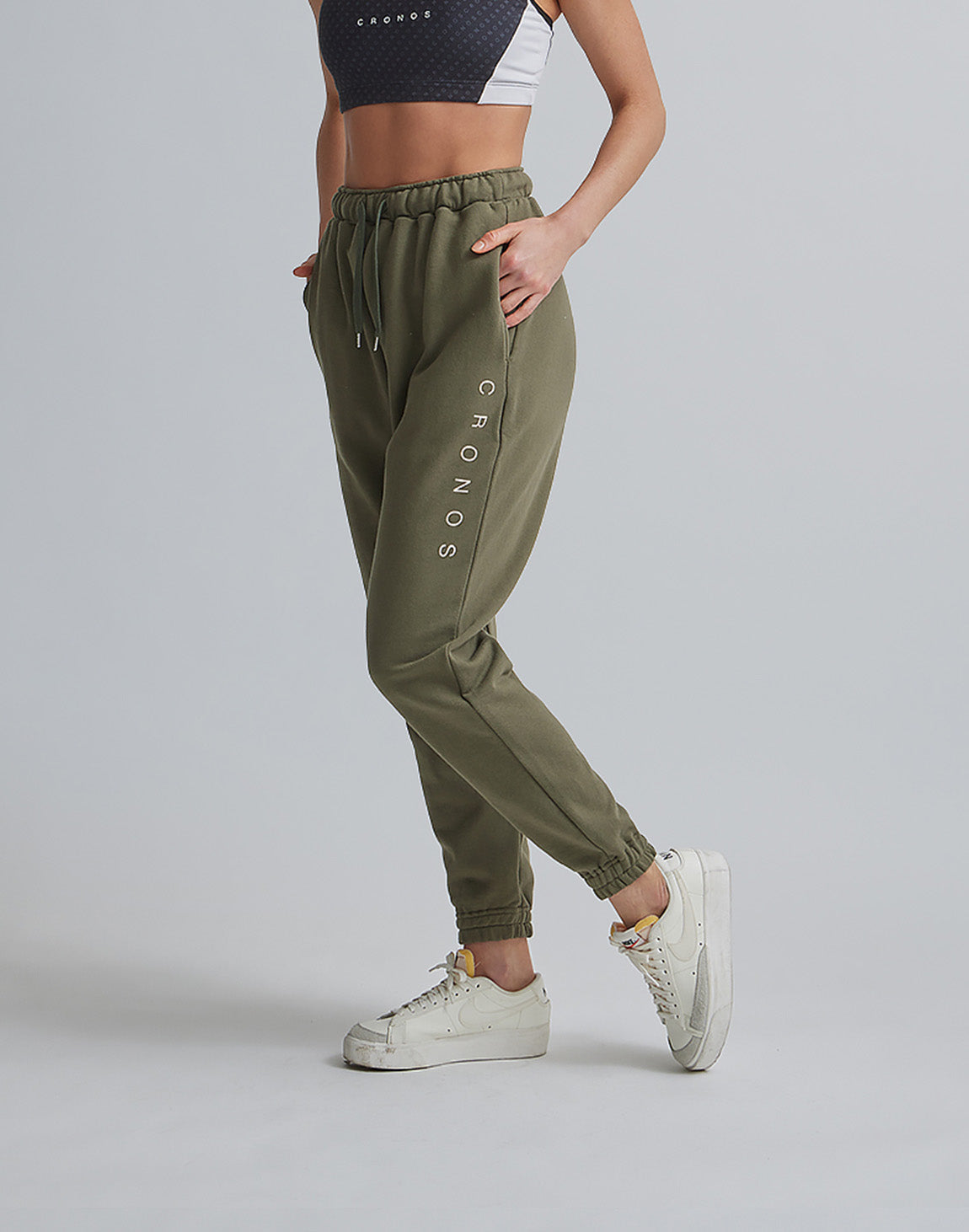 CRONOS WOMEN HIP LOGO SWEAT PANTS – クロノス CRONOS Official Store