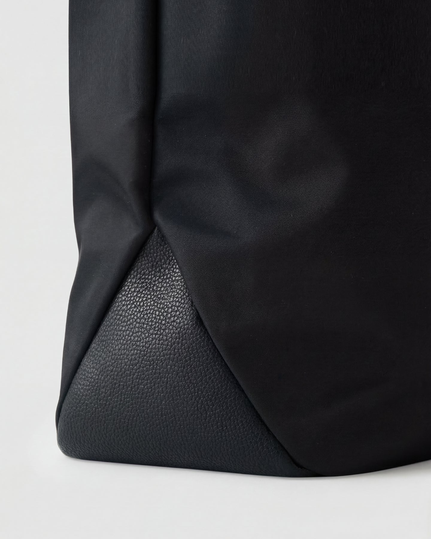 CRONOS WOMEN HYBRID EDGE TOTE BAG【BLACK】